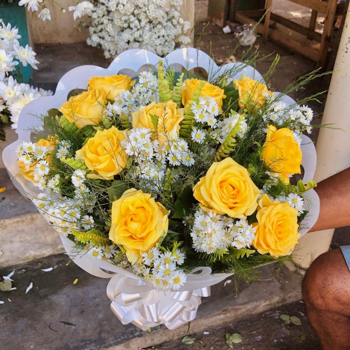 Buquê simples de rosas amarelas